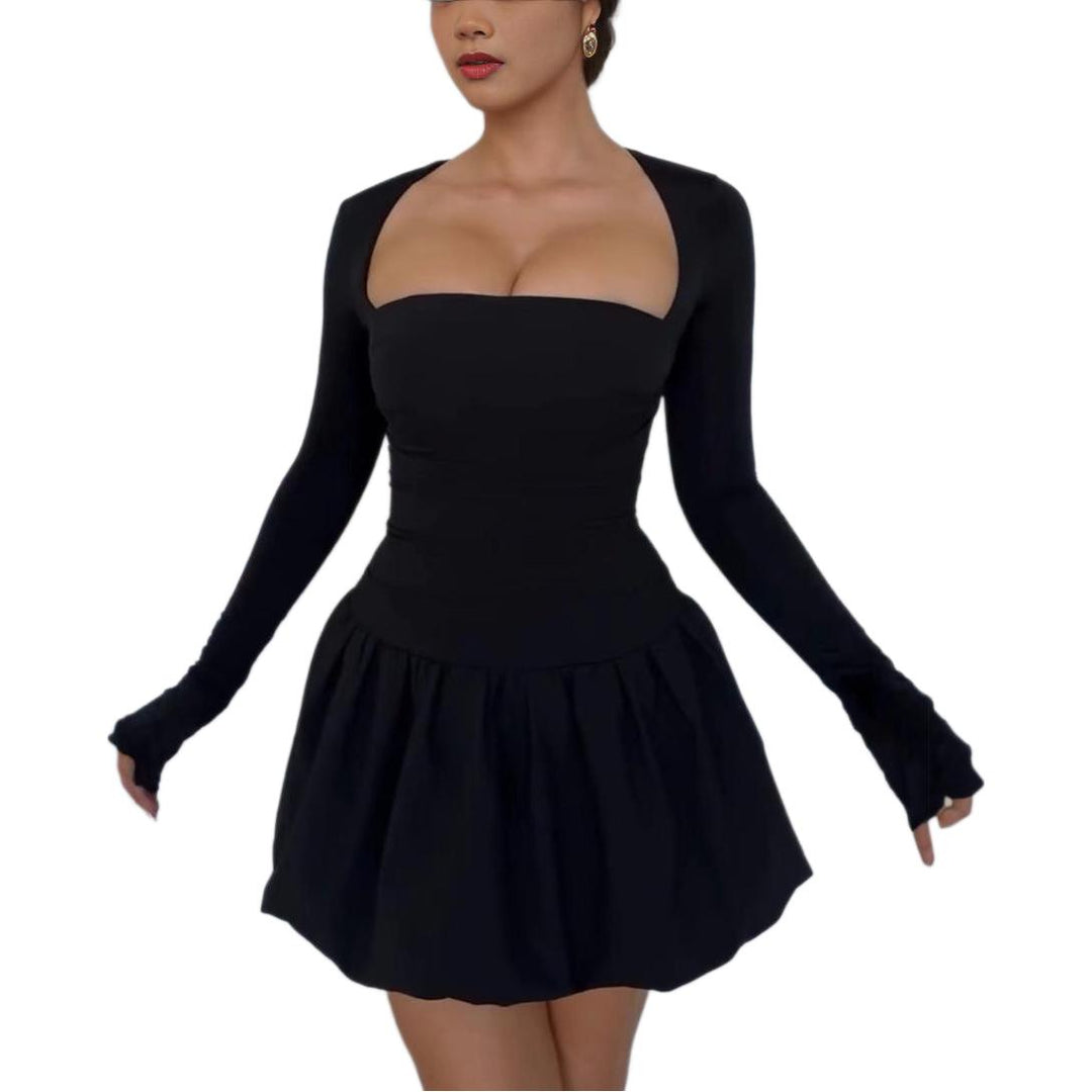 Kvinders mini kjole med off-shoulder design og lange ærmer Skovae