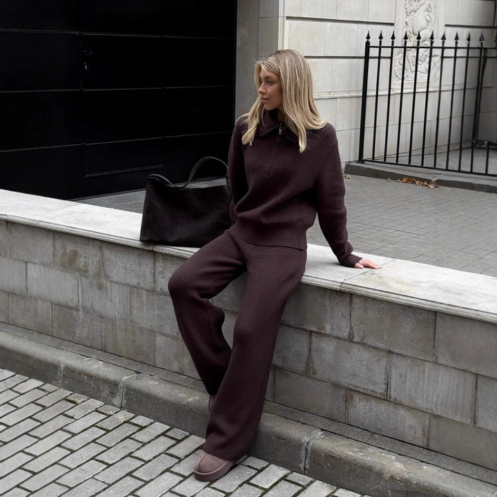 Kvinders strikkede loungewear sæt med høj krave og løs pasform Stilla