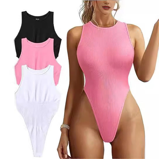 Dame badesuit med elegant, figursyet snit og høj halsudskæring Stilla