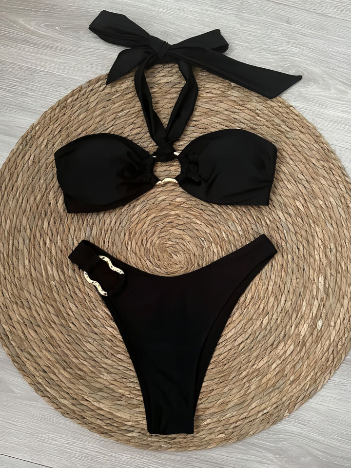 Dame Bikini-sæt med innovativt halterneck og elegante ringe Stilla