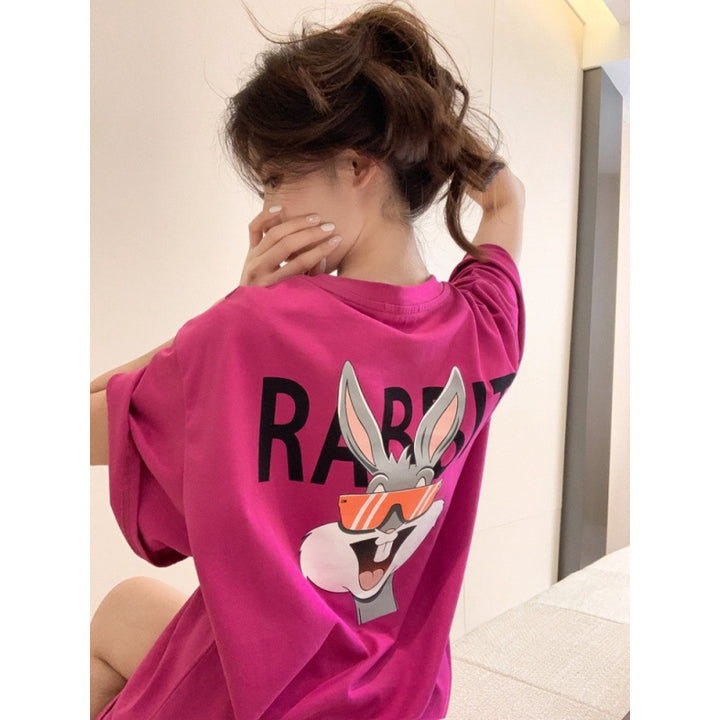 Dame T-shirt med stort bunny-motiv og stilettrykt Stilla