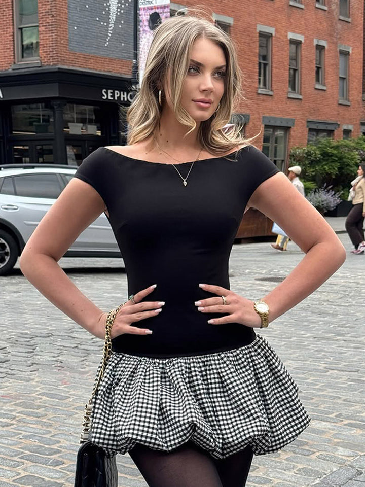 Dame Minikjole med off-shoulder design og voluminøs flæsekant Stilla