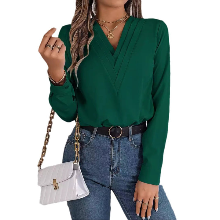 Damebluse med V-hals og elegante folder Stilla
