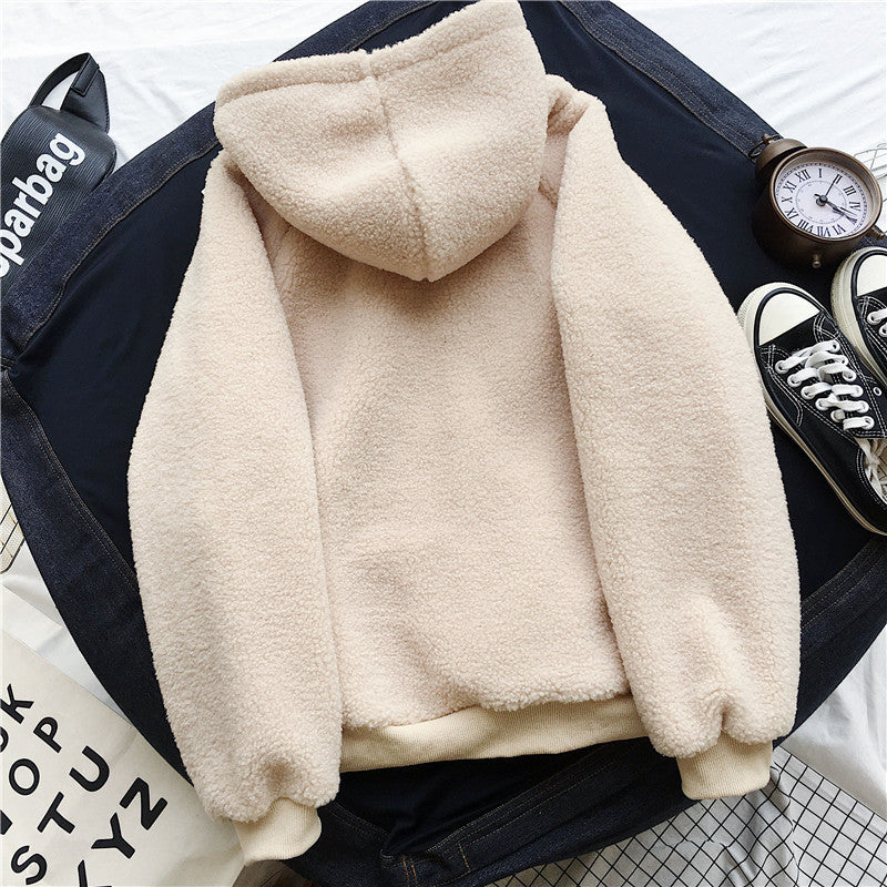 Dame Cozy Fleeceforet Hoodie med broderet detalje Stilla