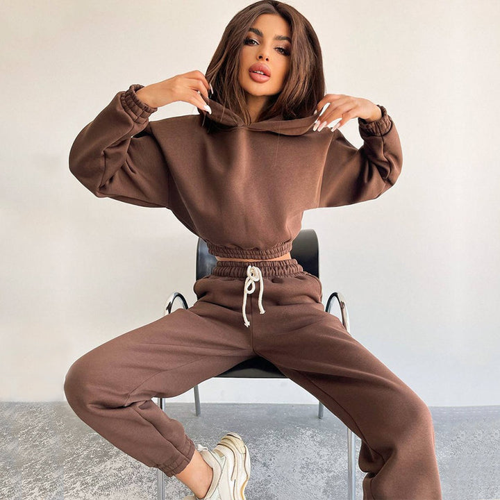 Kvinders sporty cropped sweat sæt med elastisk talje og praktiske lommer Skovae