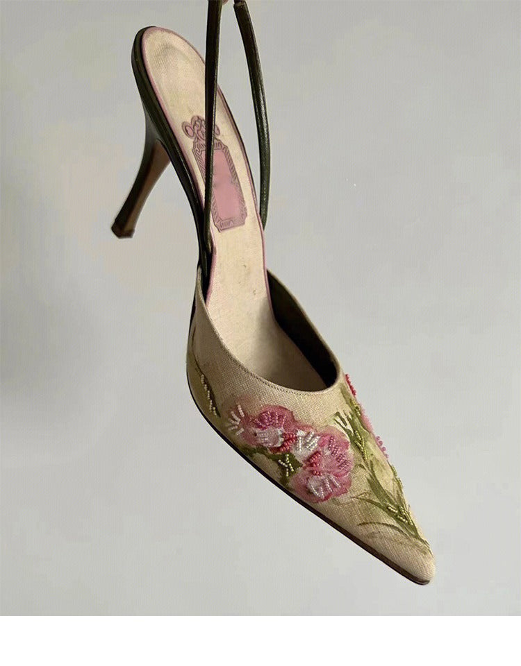 Dame elegante pumps med blomsterbroderier og smal hæl Stilla