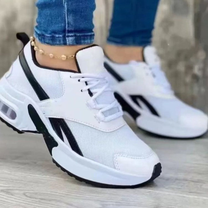 Dame Sporty Sneakers med åndbart mesh-overflade og stødabsorberende indersål Stilla