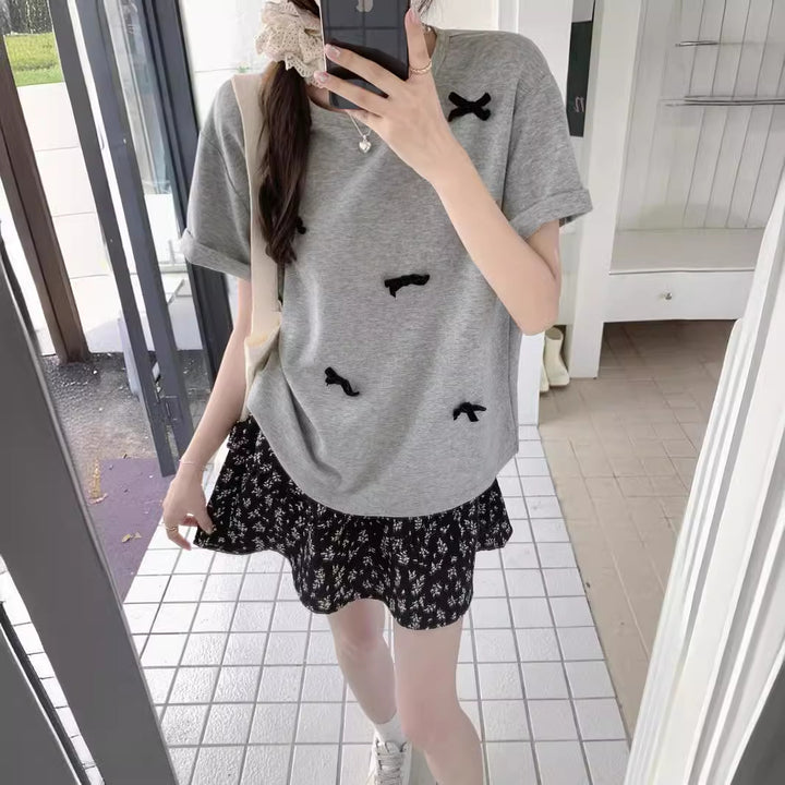Femme Relaxed Fit Sløjfedetalje Grafisk Top Stilla