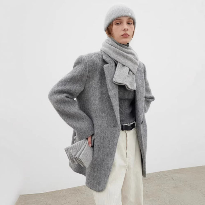 Kvinders elegante og hyggelige uldblazer med moderne snit Stilla