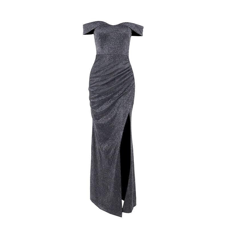 Dame off-shoulder maxikjole med elegant slids og glitrende stof Skovae