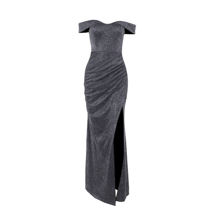 Dame off-shoulder maxikjole med elegant slids og glitrende stof Skovae