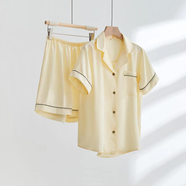 Dame Satin pyjamasæt med kortærmet bluse og elastisk talje Stilla