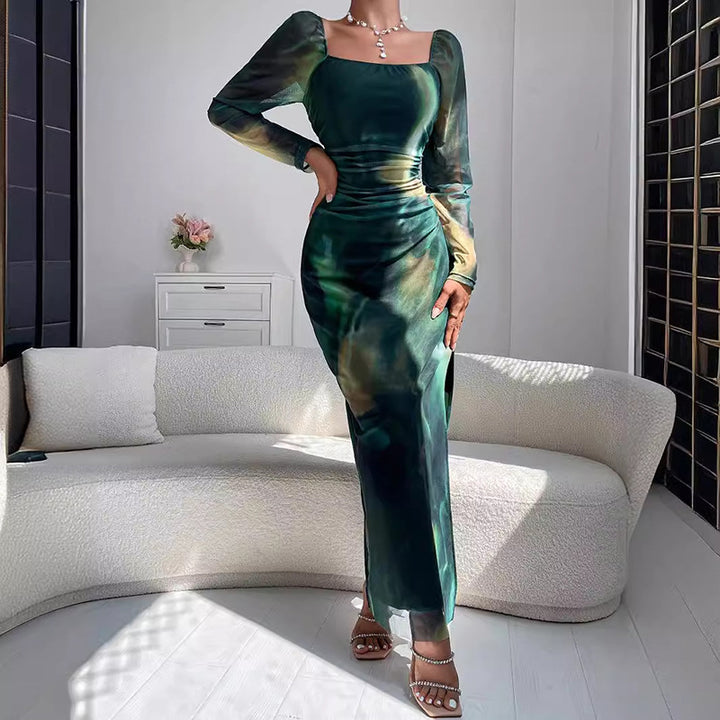Dame Off-Shoulder Maxikjole med elegant slids og glitrende materiale Stilla