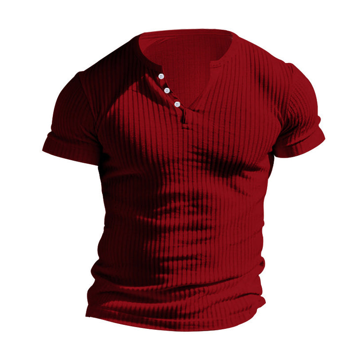 Herre kortærmet Henley T-shirt lavet af struktureret materiale med modetrendy knapper Stilla