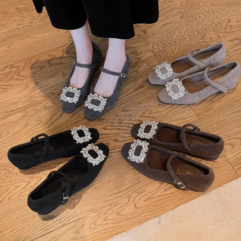 Dame Mary Jane sko med glitrende smykkedetaljer og elegante remme Stilla