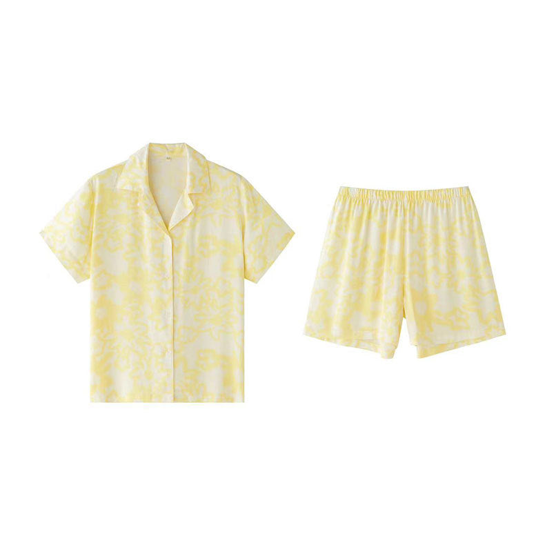 Dame pyjamasæt med let, åndbart stof og blomsterdesign Stilla
