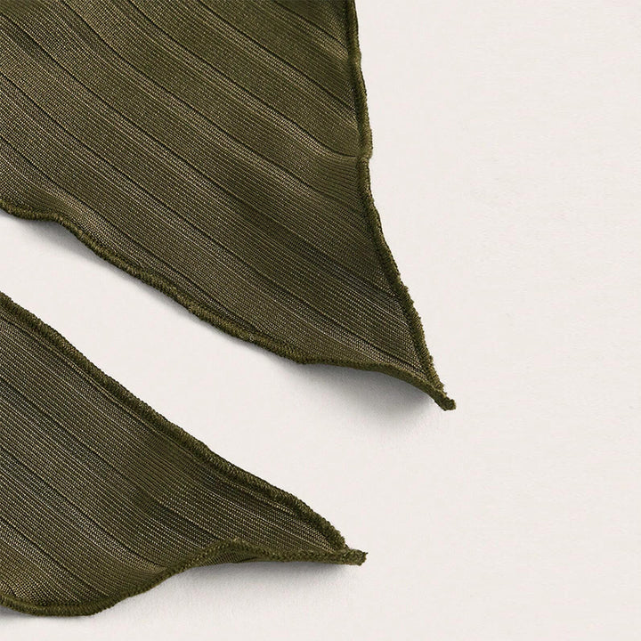 Kvindenes cropped langærmet skjorte med asymmetrisk kant og moderigtige flæse detaljer Stilla
