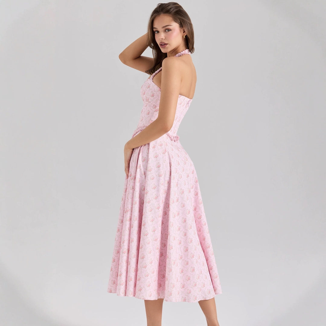Dame bryllupsdresses med buet halsudskæring og blomstermotiv