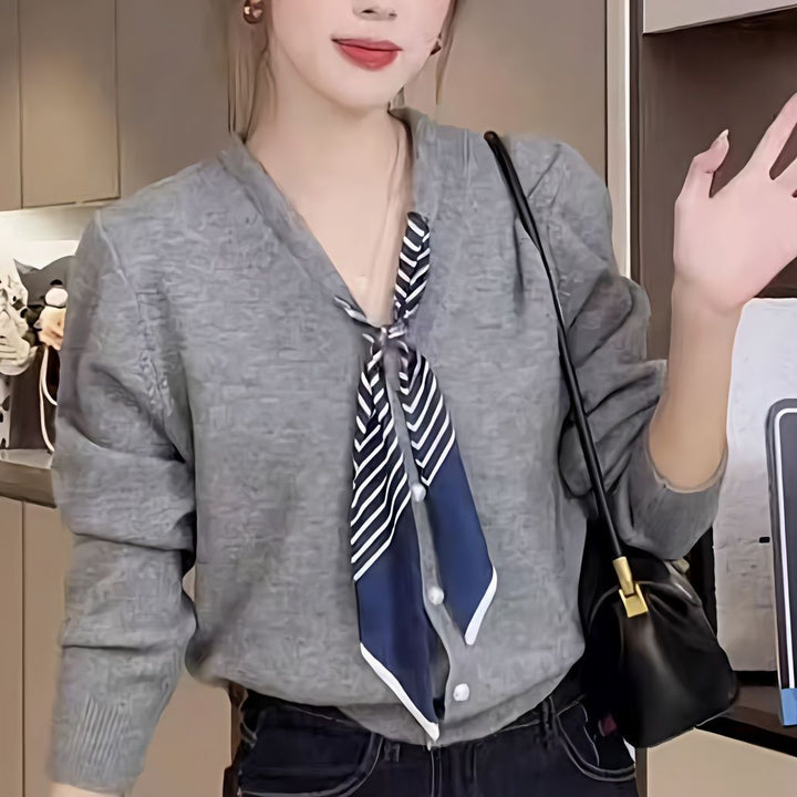 Kvinders elegante sweater med moderne tørklæde Stilla