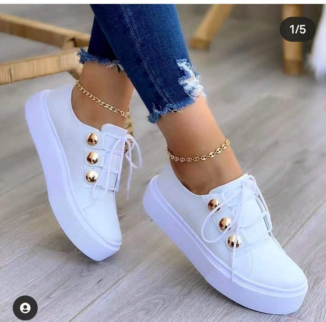 Dame Mode Plateau-Sneakers med glamorøse accenter og åndbar sål Stilla