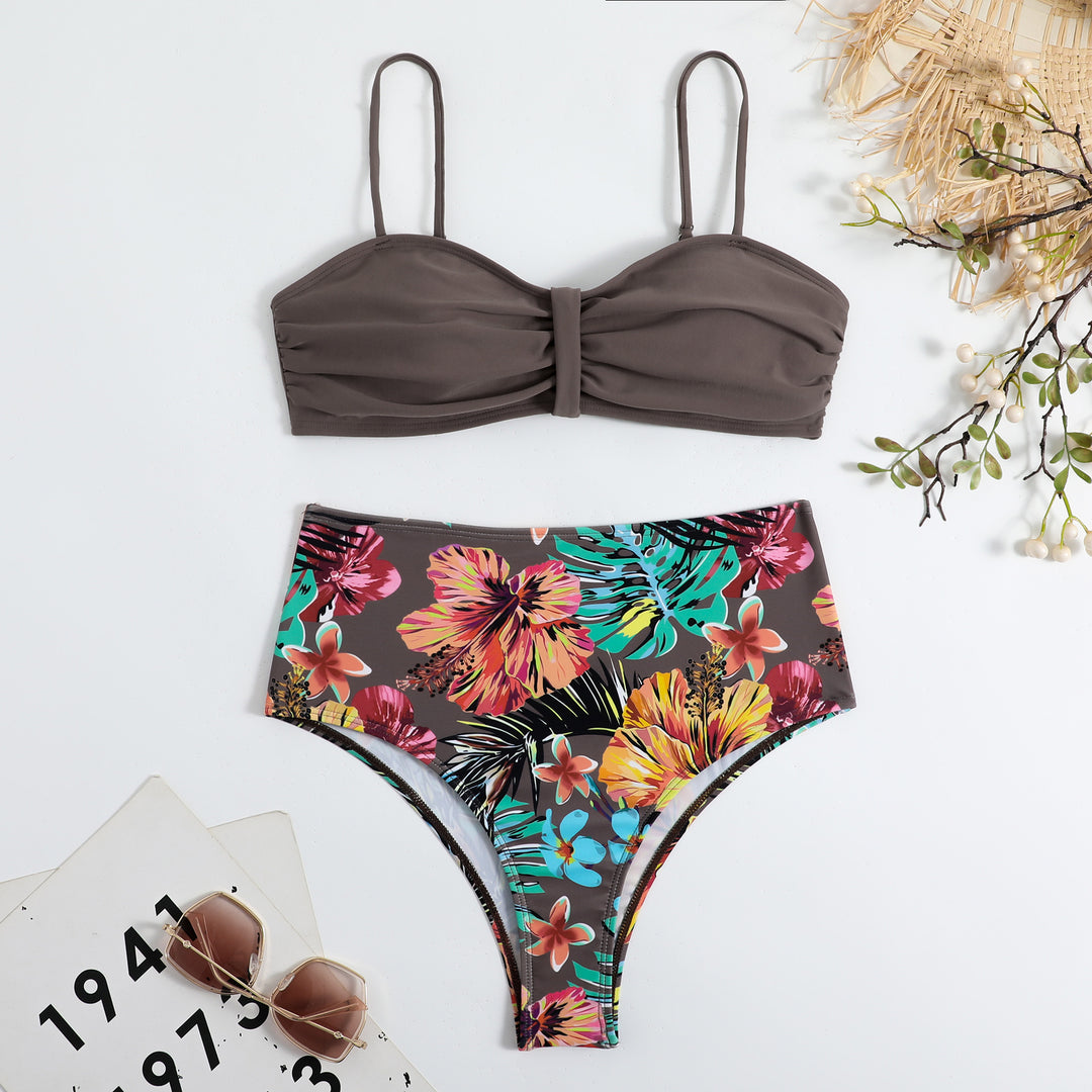 Dame højt skårede bikini med fashionable blomsterdesigns Stilla