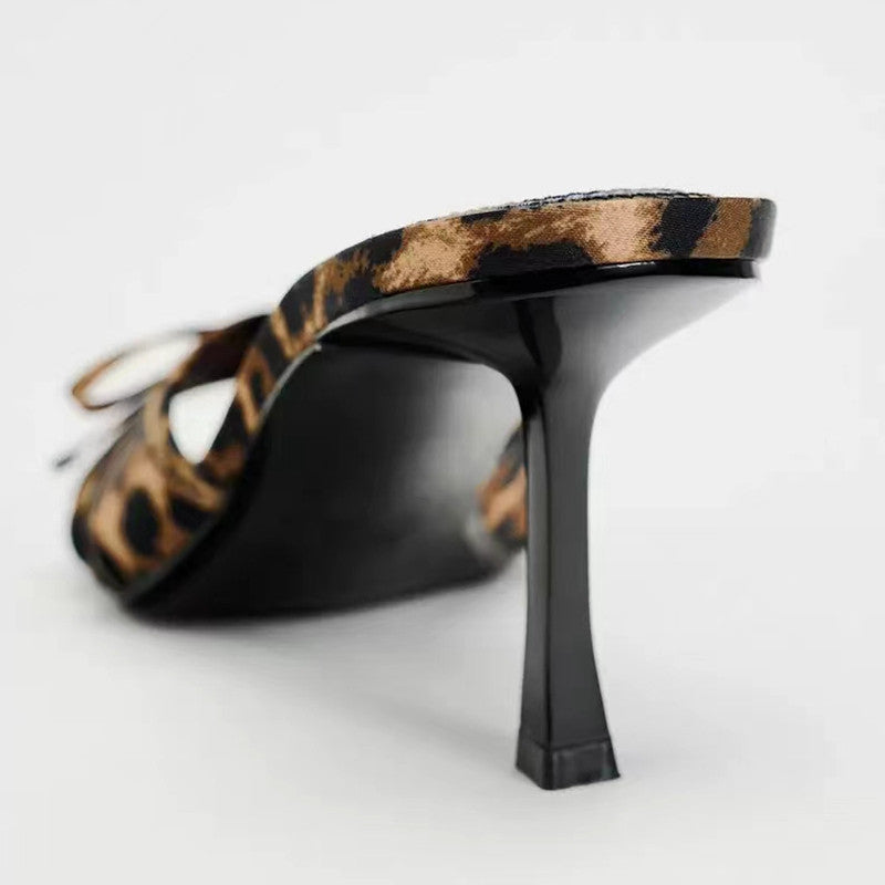 Dame Elegant Slingback Sandaler med Leopardsmønster og filigranele Design Stilla