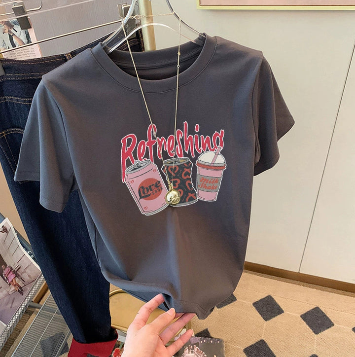Dame T-shirt med kreativ drikmotiv og afslappet snit Stilla