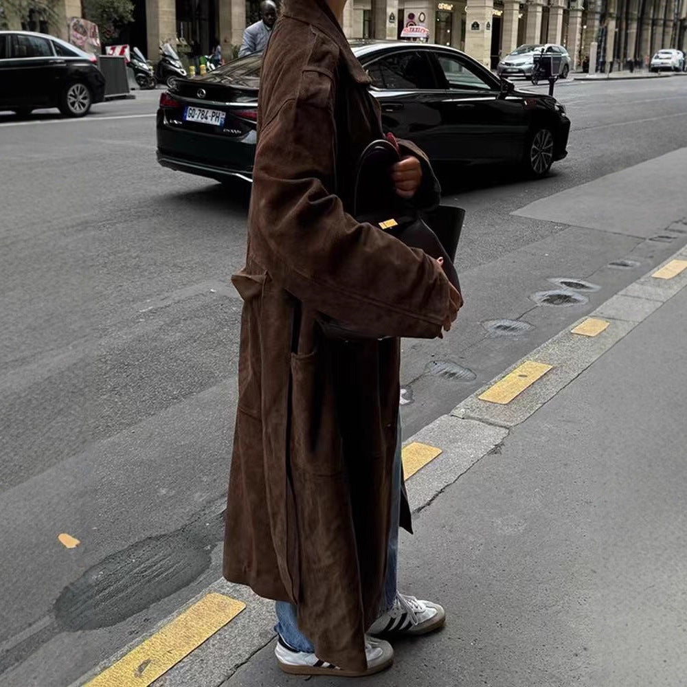 Kvinders elegante ruskinds trench coat med praktiske lommer og talje bælte Stilla