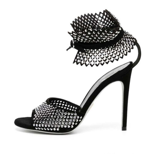Femme med strass-belagte høje hæl sandaler med unikt ankelrem-design Stilla