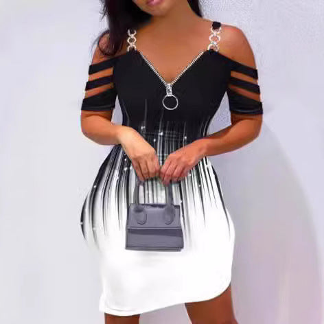 Dame kjole med off-shoulder-design og lynlåsdetalje Skovae