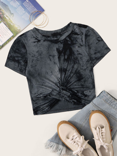 Dame Crop-T-shirt med stilfuld knude-design og batikmønster Stilla