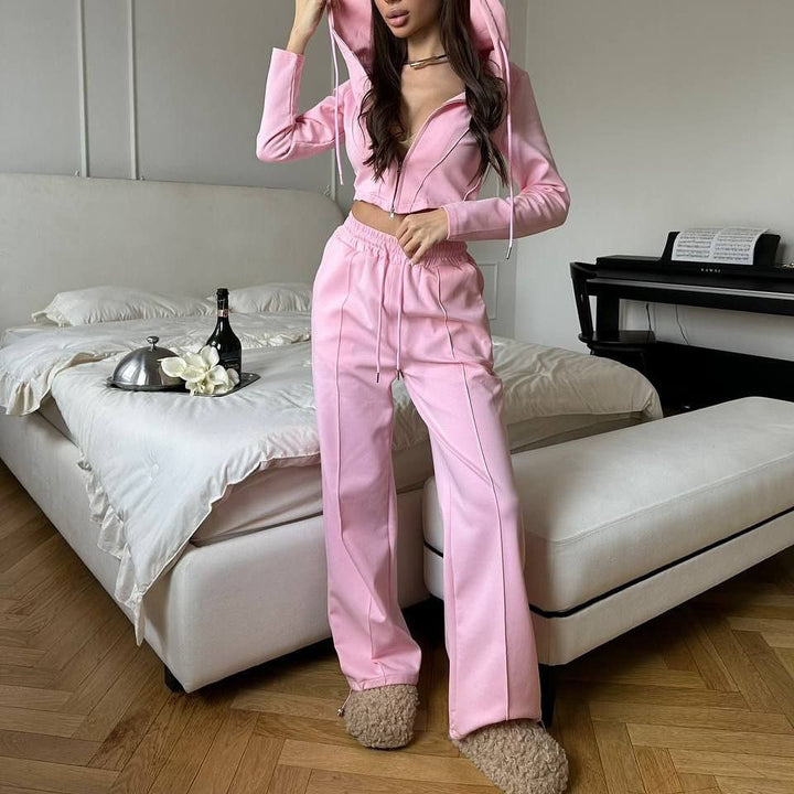 Kvinders sporty cropped hoodie sæt med brede ben og praktisk snoretræk Skovae