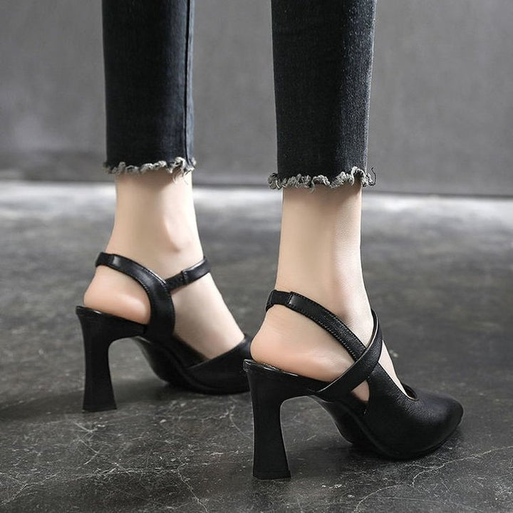 Dame Elegante Slingback-pumps med moderne design og komfortabel blokhæl Stilla