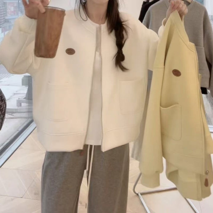 Kvinders oversized svedjakke med praktiske lommer og moderigtigt design Skovae