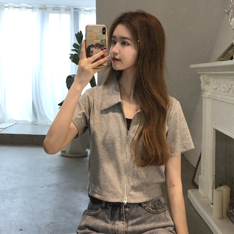 Femme Cropped Zip-Up Bluse med korte ærmer Stilla