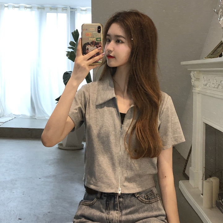 Femme Cropped Zip-Up Bluse med korte ærmer Stilla