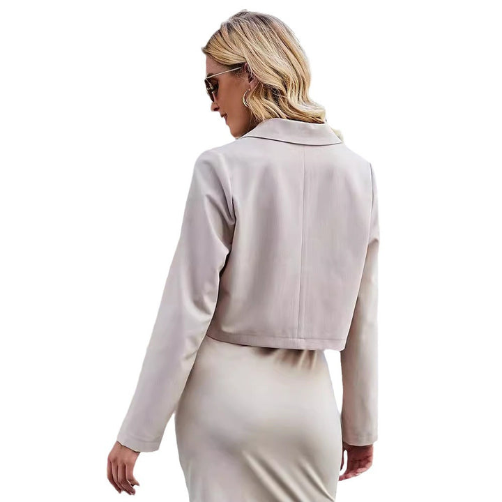 Dame Kort Blazer-Jakke med moderne snit og elegante knapdetaljer Stilla