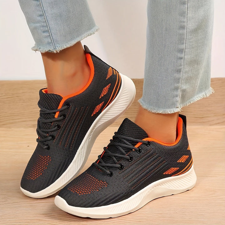 Dame Sporty Sneakers med åndbart overmateriale og skridsikker sål Stilla