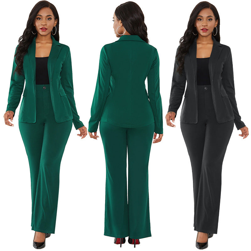 Dame mode blazer-dragt med slim-fit snit og elegant design Stilla