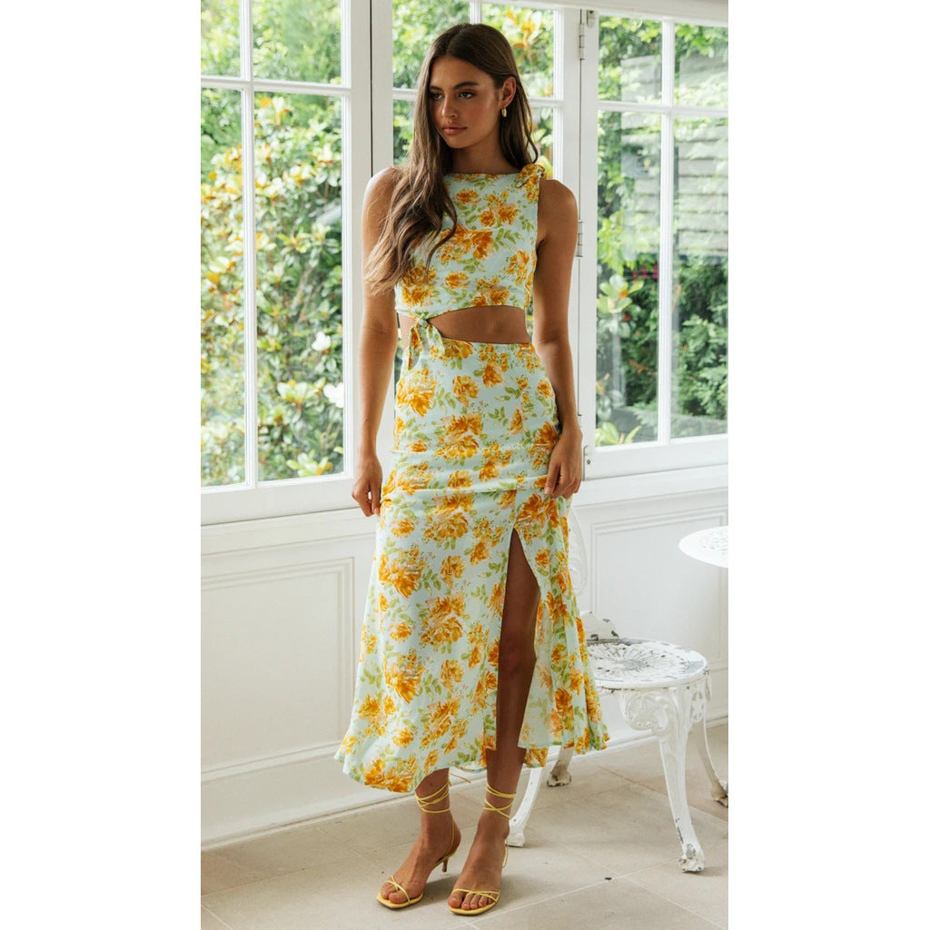 Women's two-piece set made of floral fabric with high slit and fitted top Skovae