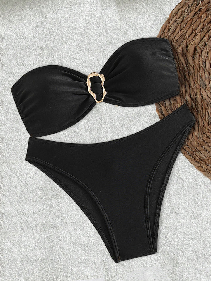 Dame Bandeau-Bikini med elegant lukning og moderne design Skovae