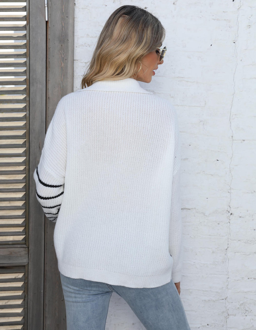 Dame afslappet sweater med polo krave og stribemønster Stilla