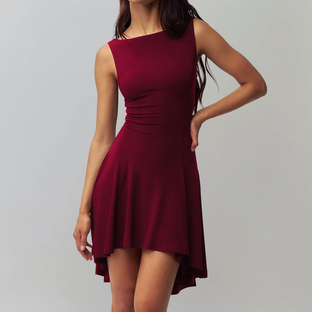 Dame Elegant asymmetrisk jumpsuit med figursyet snit Skovae