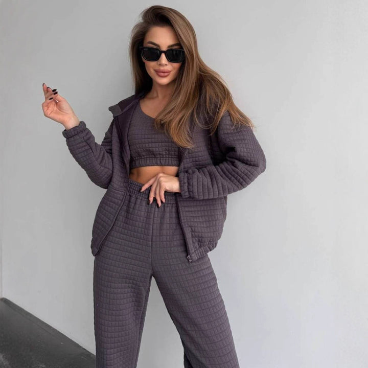 Kvindernes komfortable loungewear sæt med tekstureret top og elastisk talje Skovae