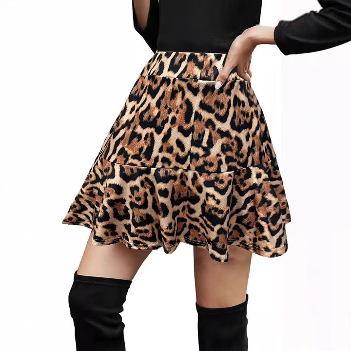 Dame nederdel med elegante flæsedetaljer og trendy leopardmønster Stilla
