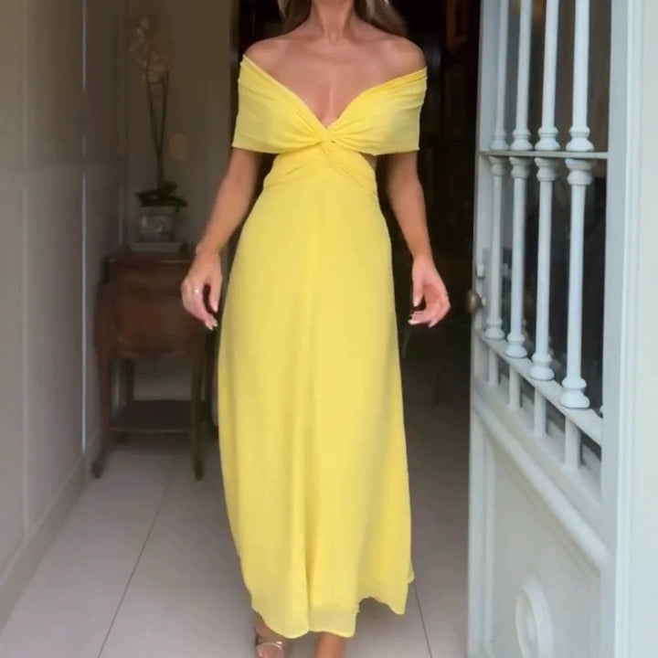 Kvinders off-shoulder maxikjole med drapering og elegant silhuet