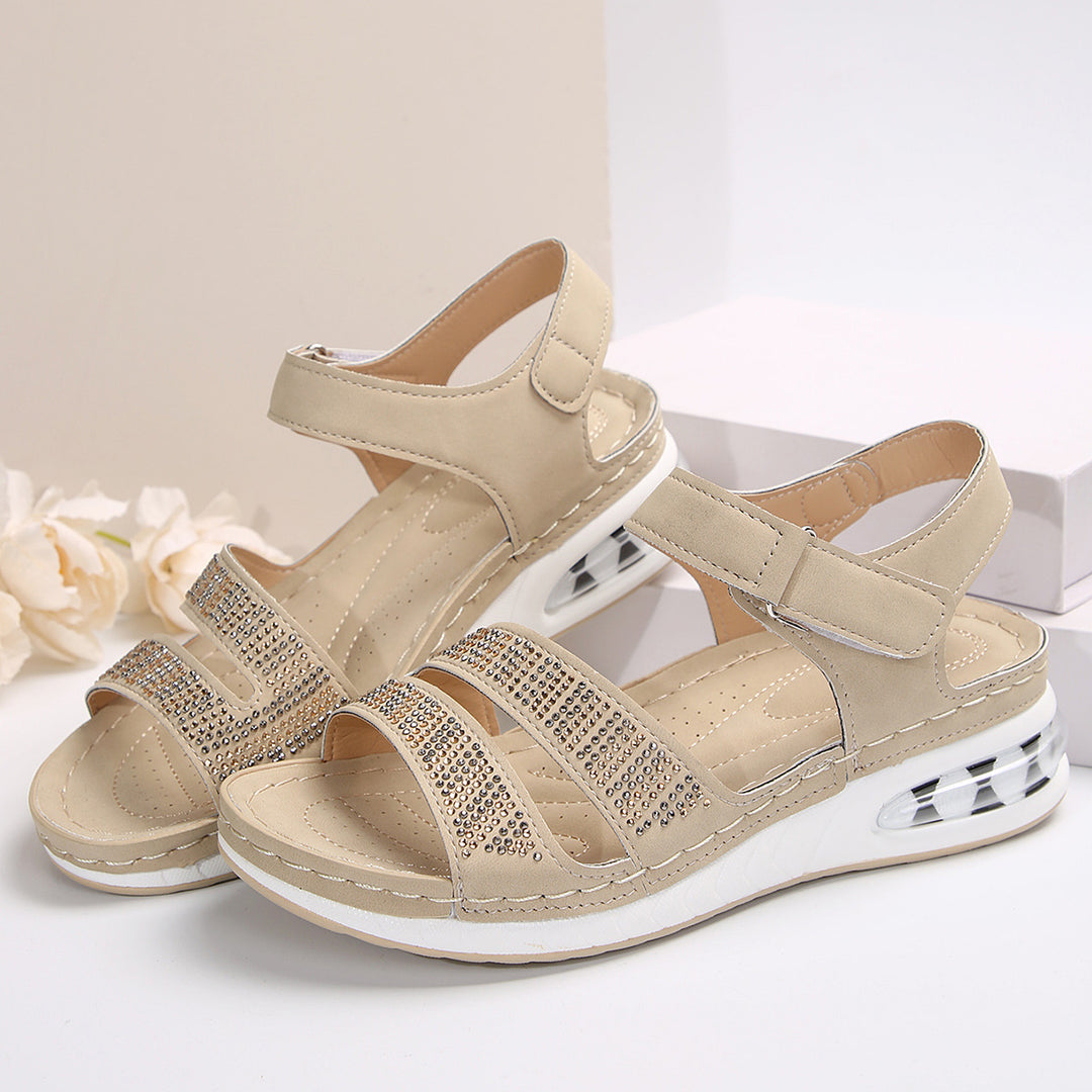 Dame elegante og komfortable sandaler med strassdetaljer Stilla
