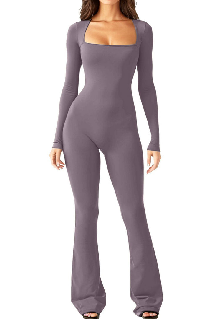 Dame figursyet jumpsuit med lange ærmer og firkantet udfordring Stiila