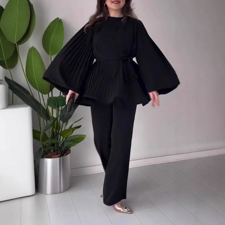 Dame elegant og moderigtigt sæt med vide ærmer og bælt Stilla