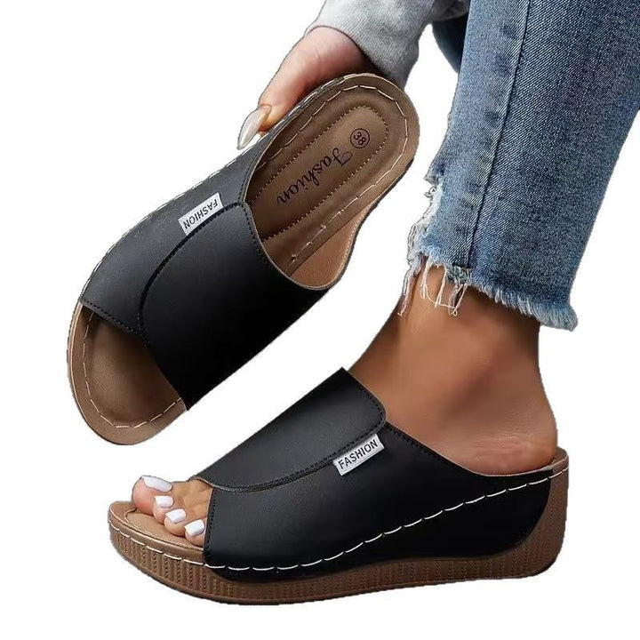 Dame Wedge-sandaler med elegant snit og ergonomisk fodsenge-design Stilla